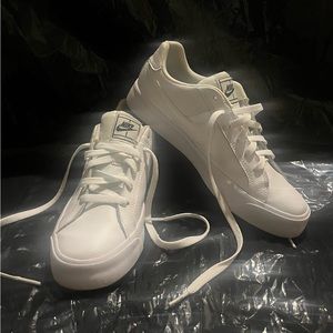 Nike Court Royale 2 - Low Sneaker Size 8 Women's